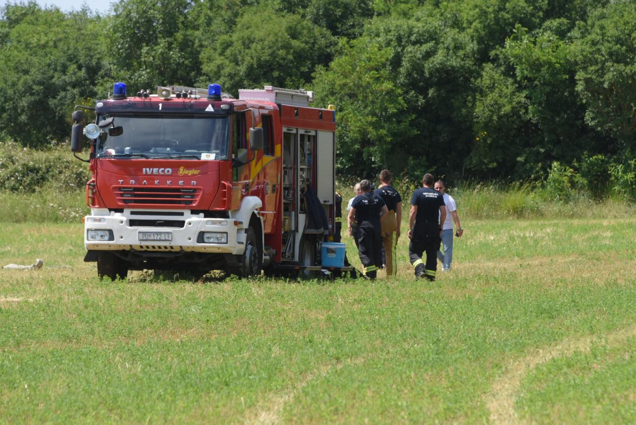 Nekoliko osoba poginulo u padu zrakoplova kod Medulina