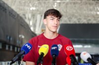 Odlazak Hrvatske nogometne reprezentacije u Ameriku na Svjetsko prvenstvo Odlazak Hrvatske nogometne reprezentacije u Ameriku na Svjetsko prvenstvo