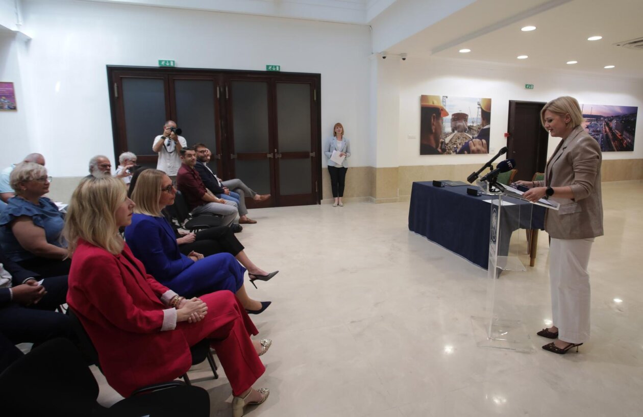 Rijeka: Potpisivanje ugovora o rušenju i gradnji nove škole Fran Franković
