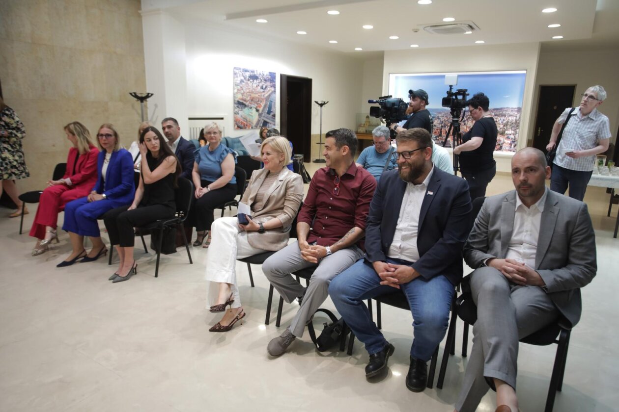 Rijeka: Potpisivanje ugovora o rušenju i gradnji nove škole Fran Franković