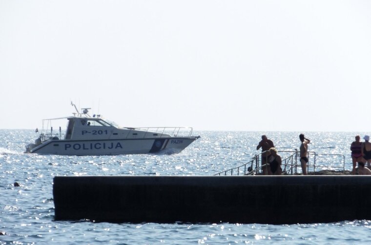 Pula: Pulski akvatorij prepun plovila koji plove duž obale