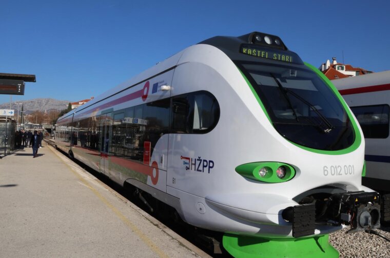 Split: U promet uveden baterijski vlak Split: U promet uveden baterijski vlak