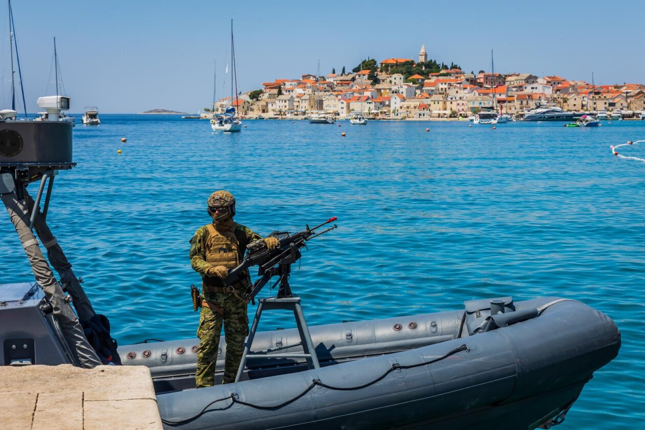 Primošten: Borbena moć 26 na pomorskom vojnom poligonu „Žirje“