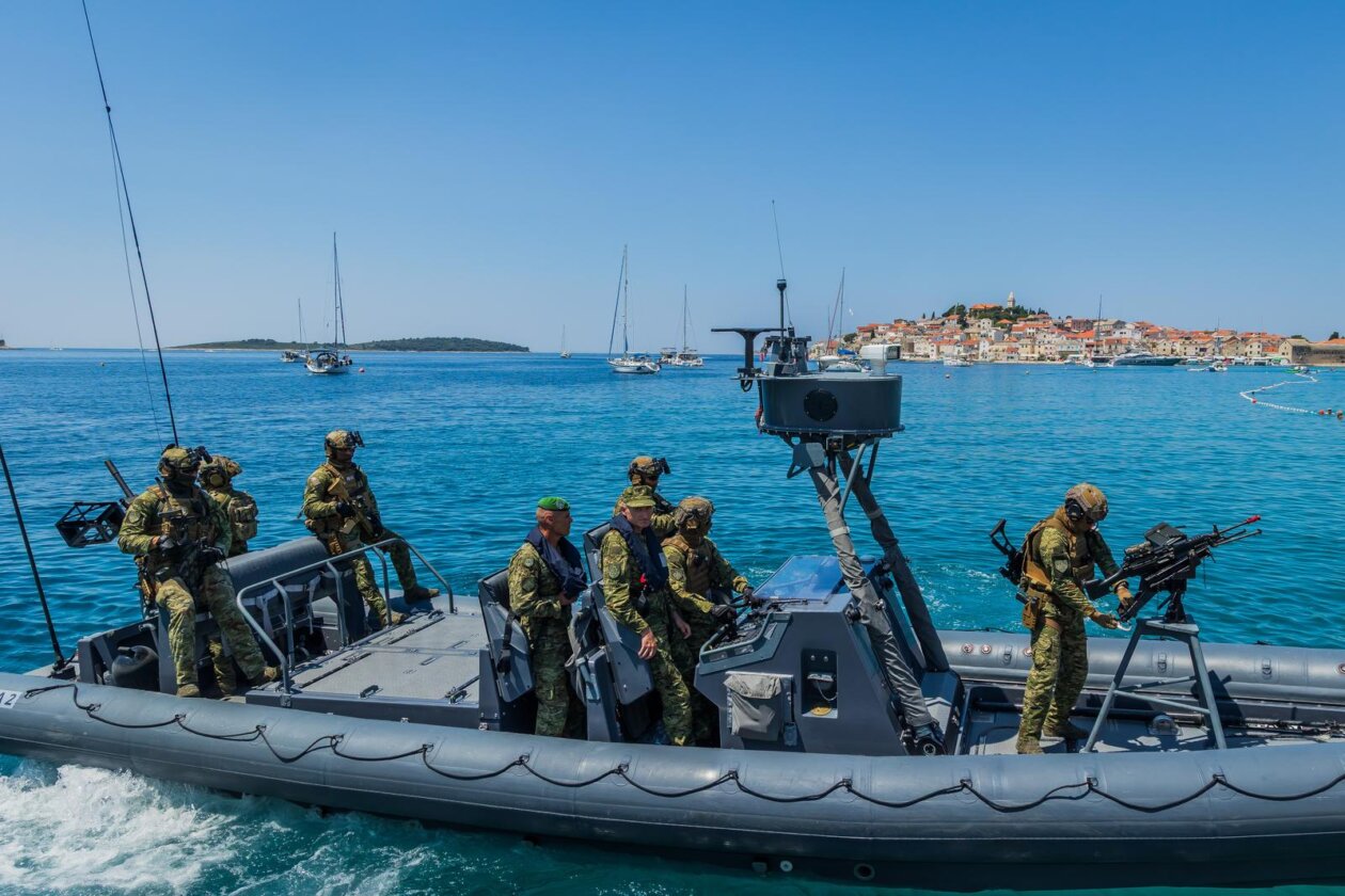 Primošten: Borbena moć 26 na pomorskom vojnom poligonu „Žirje“