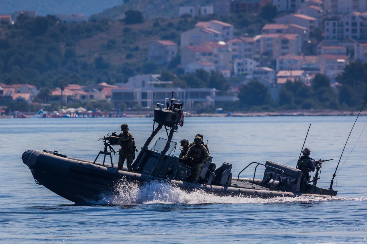 Primošten: Borbena moć 26 na pomorskom vojnom poligonu „Žirje“