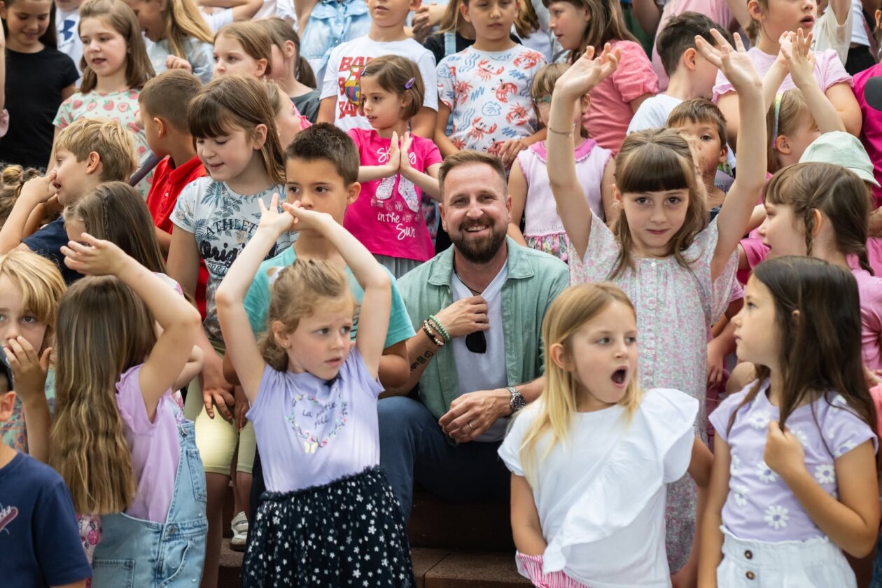 matulji pjesma snimanej spota djeca (11) matulji pjesma snimanej spota djeca (11)