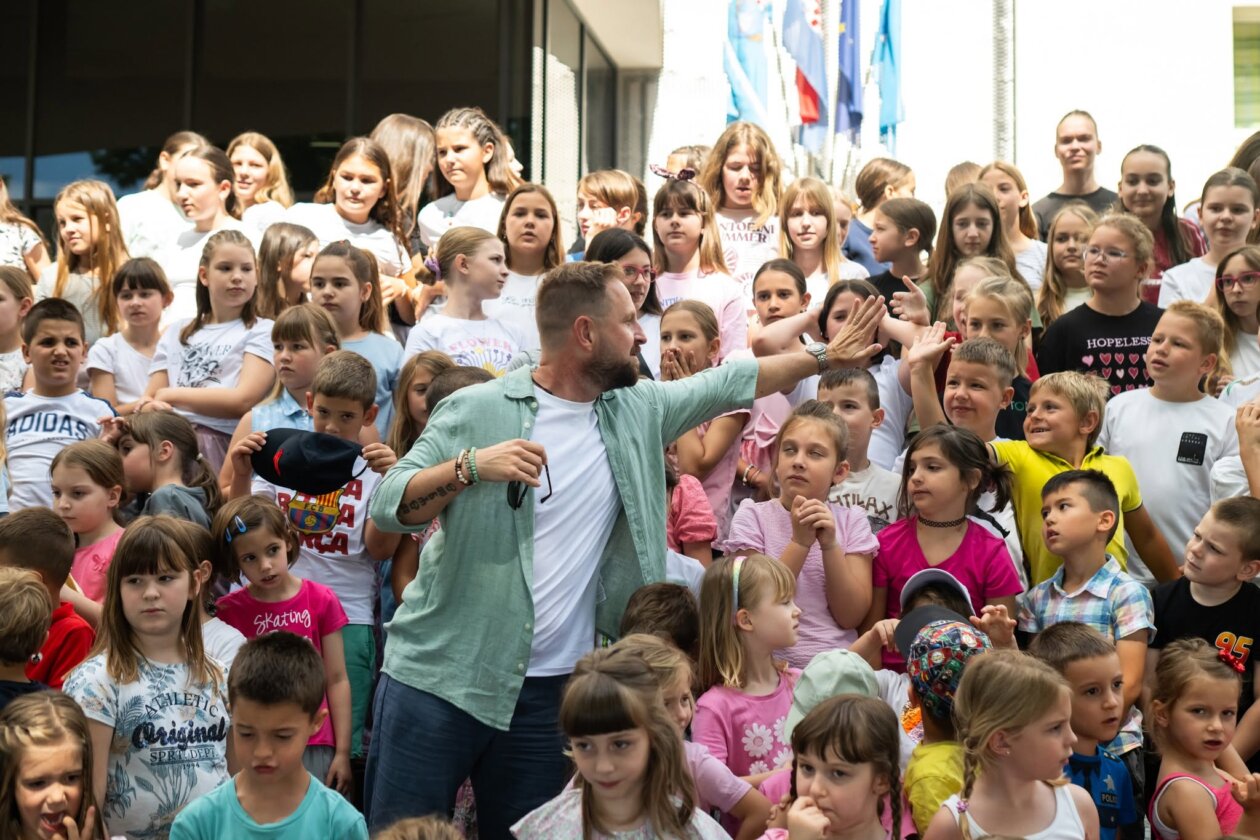 matulji pjesma snimanej spota djeca (13) matulji pjesma snimanej spota djeca (13)