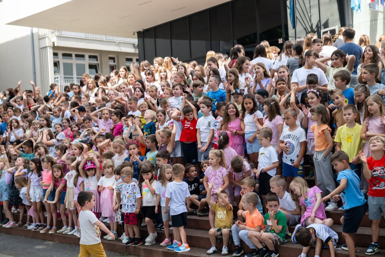 matulji pjesma snimanej spota djeca (9) matulji pjesma snimanej spota djeca (9)
