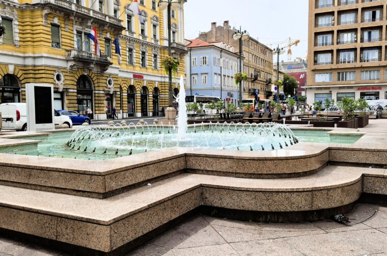 FONTANA JADRANSKI TRG RIPORTAL