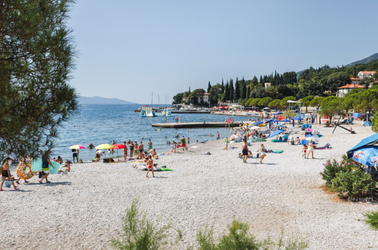 Ilustrativna Ičići plaža-7140