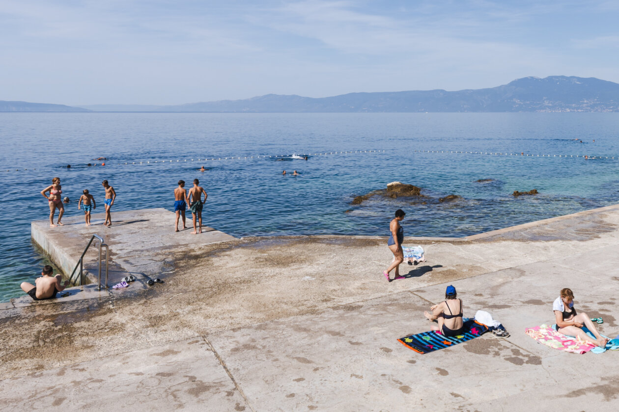 Ilustrativna Pećine plaža kupači gradska plaža Grčevo-1367