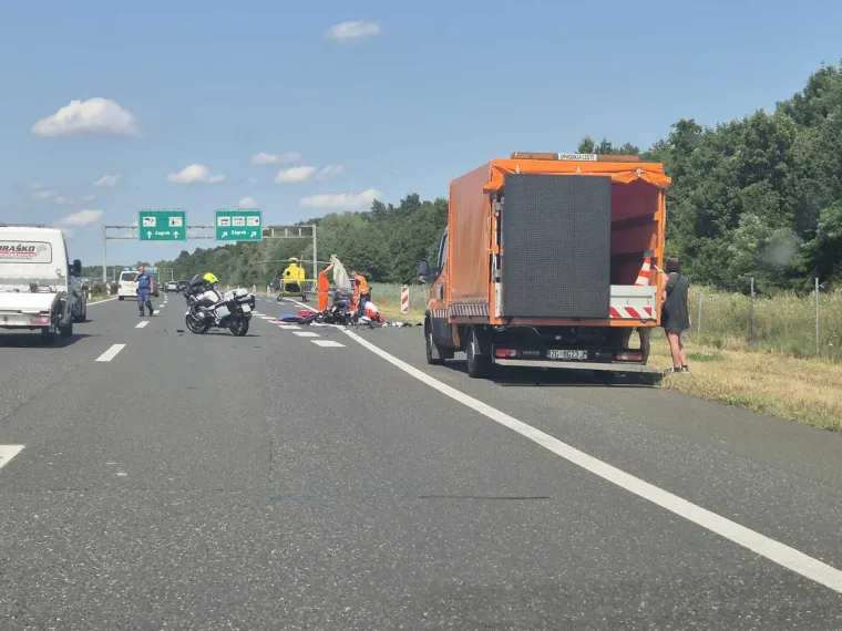 O-361337f4-60b2-4e7a-9c7b-00cf07932b77-760 O-361337f4-60b2-4e7a-9c7b-00cf07932b77-760