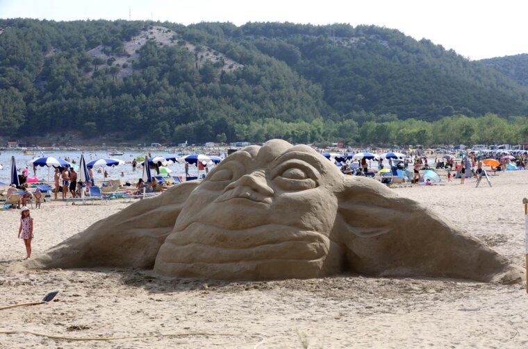 Lopar: Festival skulptura na temu Ratova zbvijezda održan na Rajskoj plaži