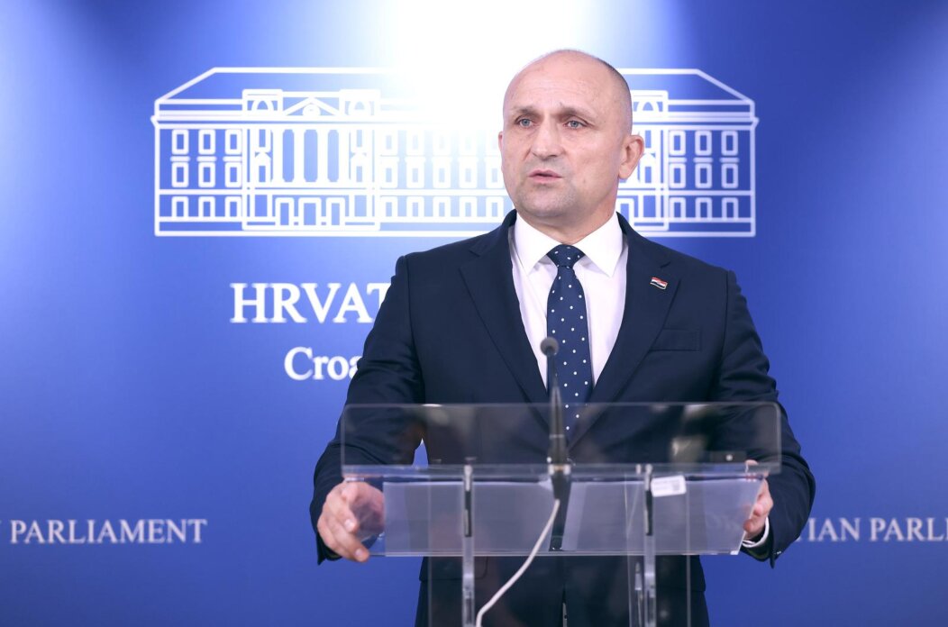 Zagreb: Ivan Anušić o novom sukobu predsjednika Milanovića i premijera Plenkovića Zagreb: Ivan Anušić o novom sukobu predsjednika Milanovića i premijera Plenkovića