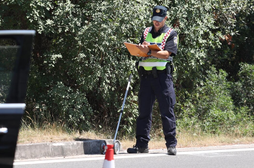 ibenik: Sudar automobila i vozila saniteta kod Morinjskog mosta, est osoba prevezeno u bolnicu
