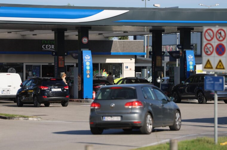 Zagreb: Bez velikih gužvi na benzinskim postajama uoči poskupljenja goriva