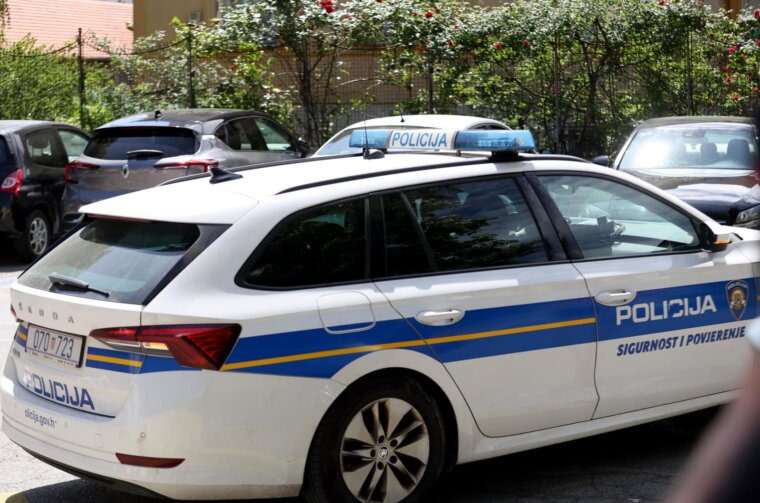 Osijek: U zgradu USKOK-a u tijeku je privođenje uhićenih osoba u Novoj Gradiški