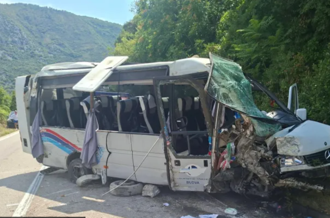 nesreća crna gora minibus
