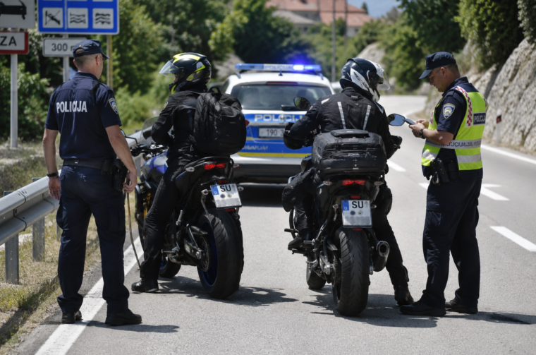 policija m otociklisti ChatGPT Image 28. srp 2026.