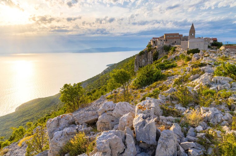 Lubenice_Cres-island_shutterstock_2030319767