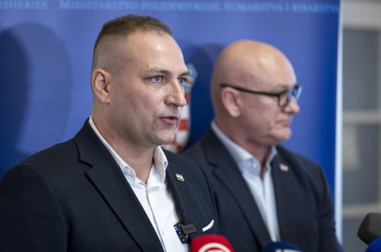 Osijek: David Vlajčić predstavio nove mjere u borbi protiv afričke svinjske kuge Osijek: David Vlajčić predstavio nove mjere u borbi protiv afričke svinjske kuge