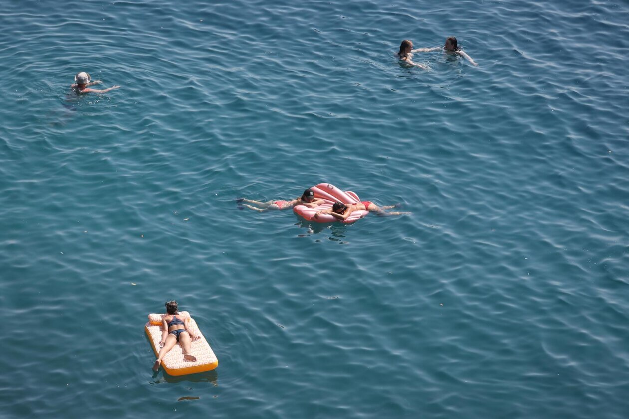 Rijeka: Spas od toplinskog vala na plaži Rijeka: Spas od toplinskog vala na plaži