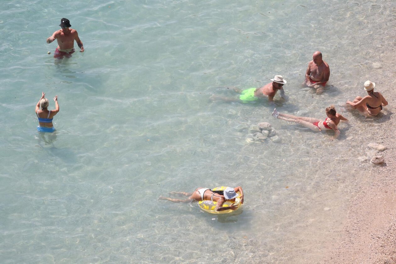 Rijeka: Spas od toplinskog vala na plaži Rijeka: Spas od toplinskog vala na plaži