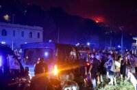 Požar kod Omiša: Evakuiran velik broj turista i mještana, pred vatrogascima je besana noć