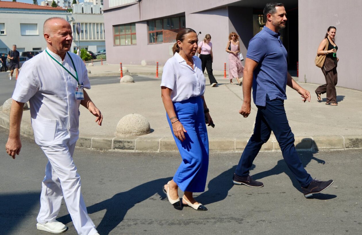 Split: Premijer Plenković u obilasku ozlijeđenih u požaru Split: Premijer Plenković u obilasku ozlijeđenih u požaru