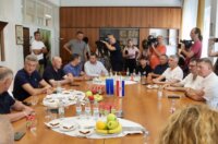Split: Premijer Plenković u obilasku ozlijeđenih u požaru Split: Premijer Plenković u obilasku ozlijeđenih u požaru