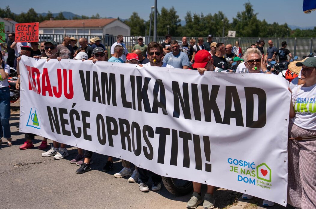 Gospić: Prosvjedni hod “Hodaj za Liku” zbog ilegalnog odlagališta otpada
