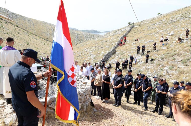 ibenik:Na Kornatima obiljeena 19. godinjica tragedije u kojoj je poginulo 12 vatrogasaca