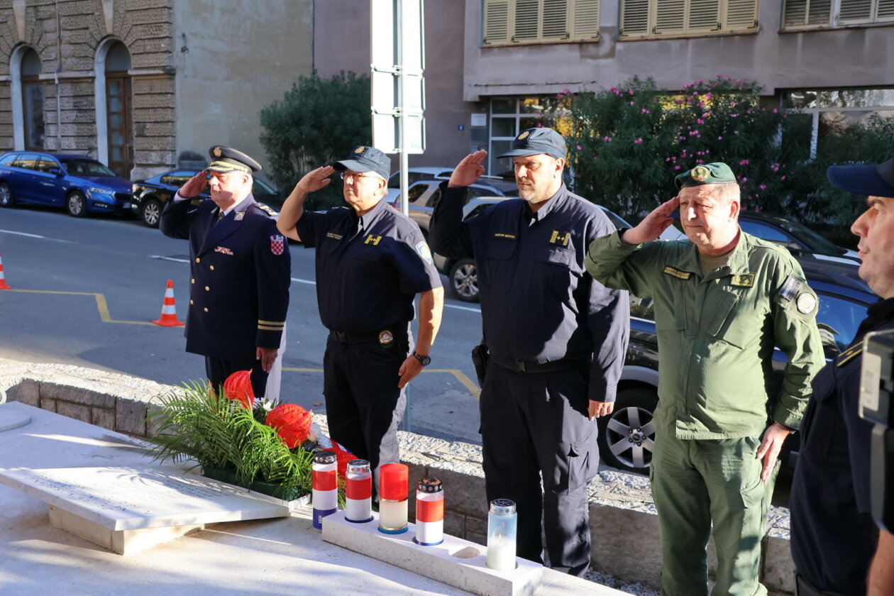 Dan-policije-polaganje-vijenaca-14 Dan-policije-polaganje-vijenaca-14