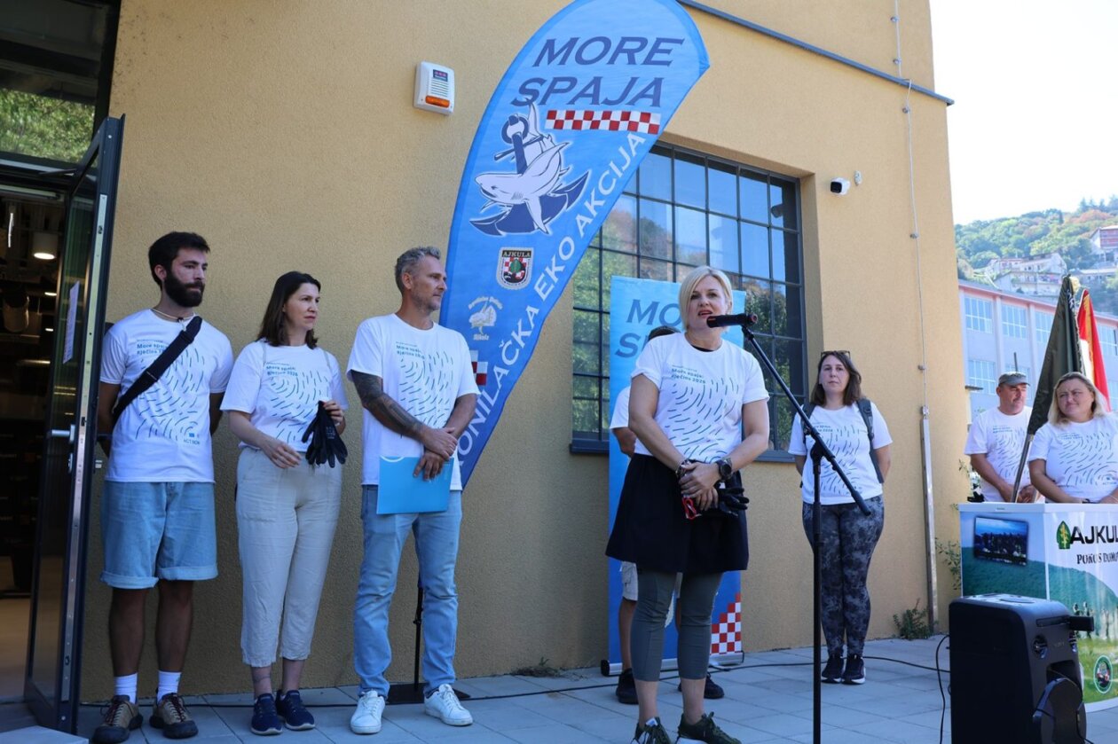 EUbeachcleanup-16-1536×1023 EUbeachcleanup-16-1536×1023