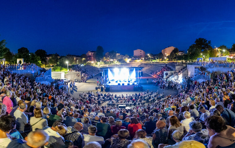 Foto Luigi Opatija, Matujske ljetne večeri 2026, Amfiteatar Mat