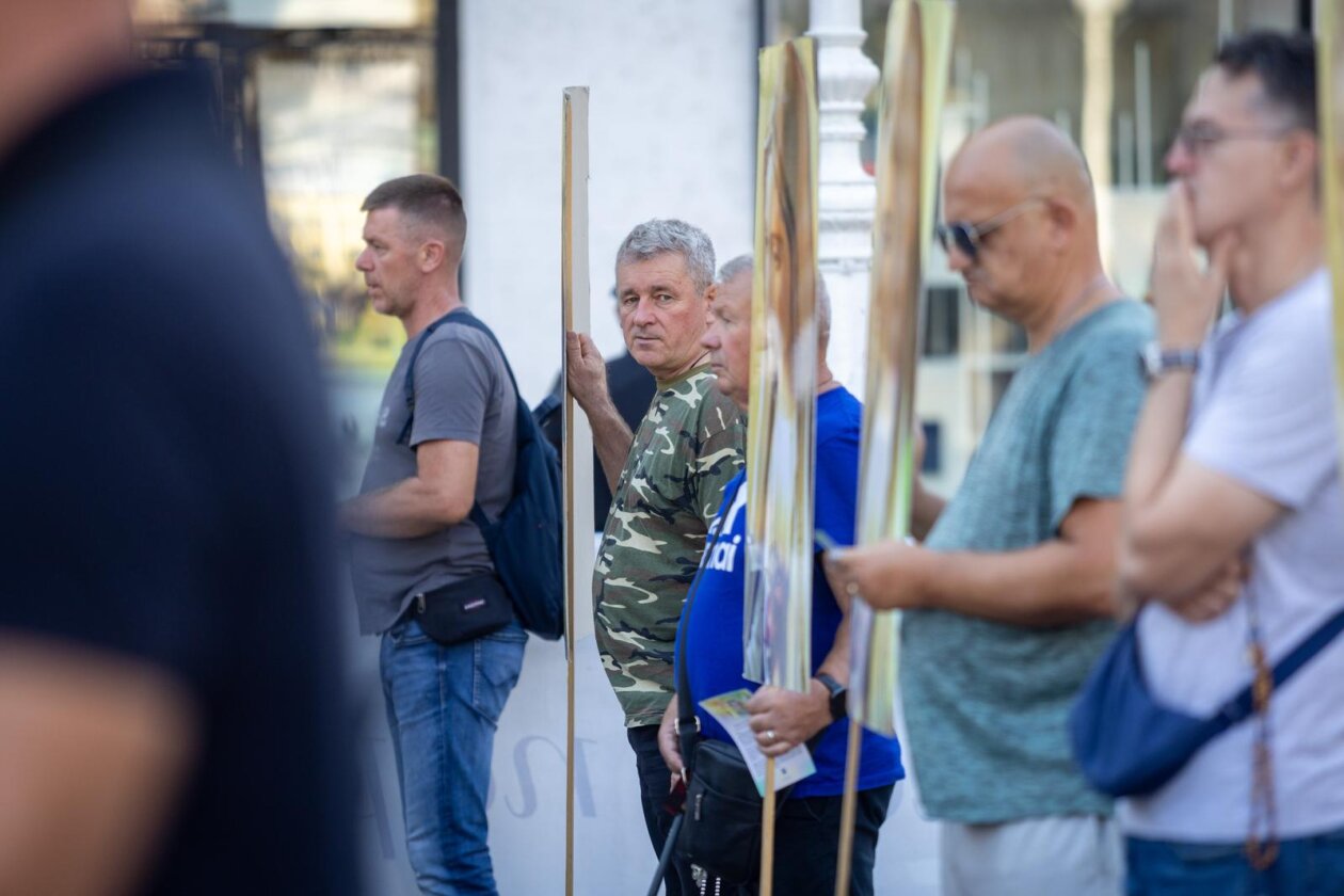 Zagreb: Molitelji na glavnom gradskom trgu prve subote u mjesecu Zagreb: Molitelji na glavnom gradskom trgu prve subote u mjesecu