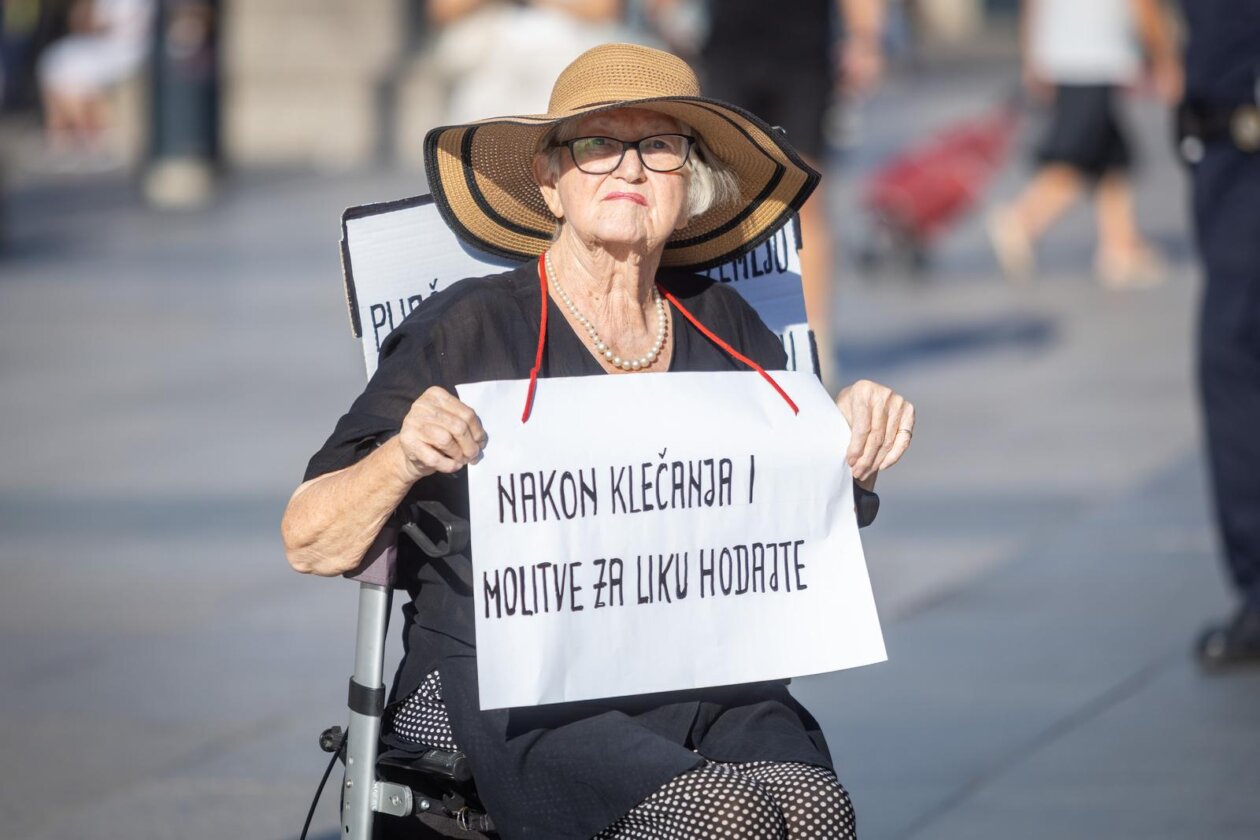Zagreb: Prosvjed protiv molitelja, femicida i zabrane abortusa Zagreb: Prosvjed protiv molitelja, femicida i zabrane abortusa