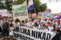 Veliki prosvjed u Zagrebu zbog zagađenja i opasnog otpada u Lici Veliki prosvjed u Zagrebu zbog zagađenja i opasnog otpada u Lici