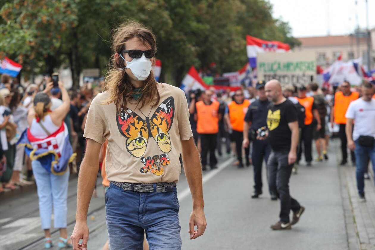 Veliki prosvjed u Zagrebu zbog zagađenja i opasnog otpada u Lici Veliki prosvjed u Zagrebu zbog zagađenja i opasnog otpada u Lici