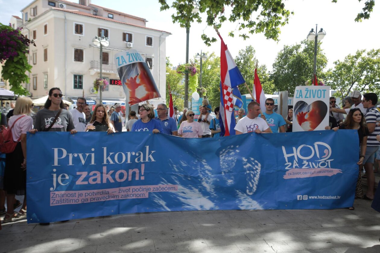 Hod za život, obitelj i Hrvatsku u Rijeci Hod za život, obitelj i Hrvatsku u Rijeci