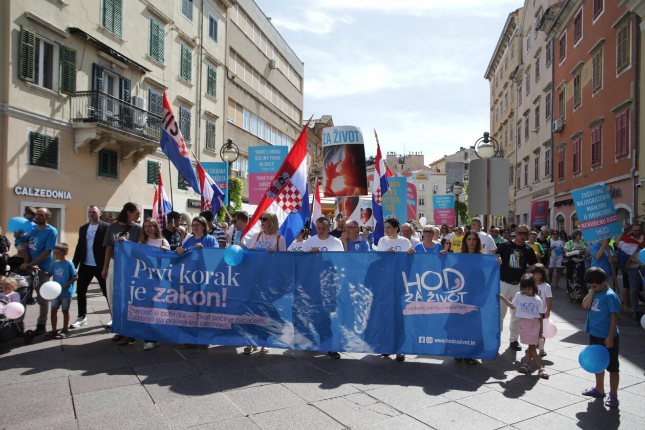 Hod za život, obitelj i Hrvatsku u Rijeci Hod za život, obitelj i Hrvatsku u Rijeci