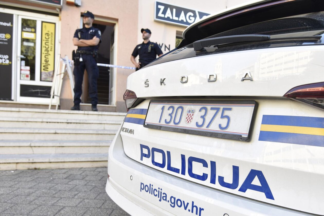 U Šibeniku nožem ubijen mladić, djevojka se bori za život U Šibeniku nožem ubijen mladić, djevojka se bori za život