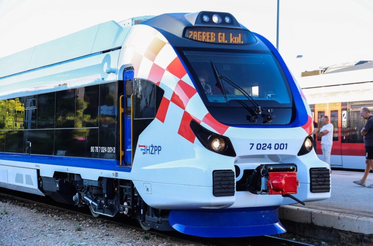 Split: U promet uveden prvi hibridni vlak na relaciji Split – Zagreb