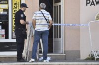 U Šibeniku nožem ubijen mladić, djevojka se bori za život U Šibeniku nožem ubijen mladić, djevojka se bori za život