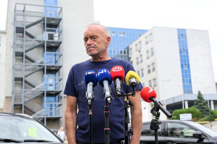 Zagreb: Profesor Mario Božurić dao je izjavu za medije Zagreb: Profesor Mario Božurić dao je izjavu za medije