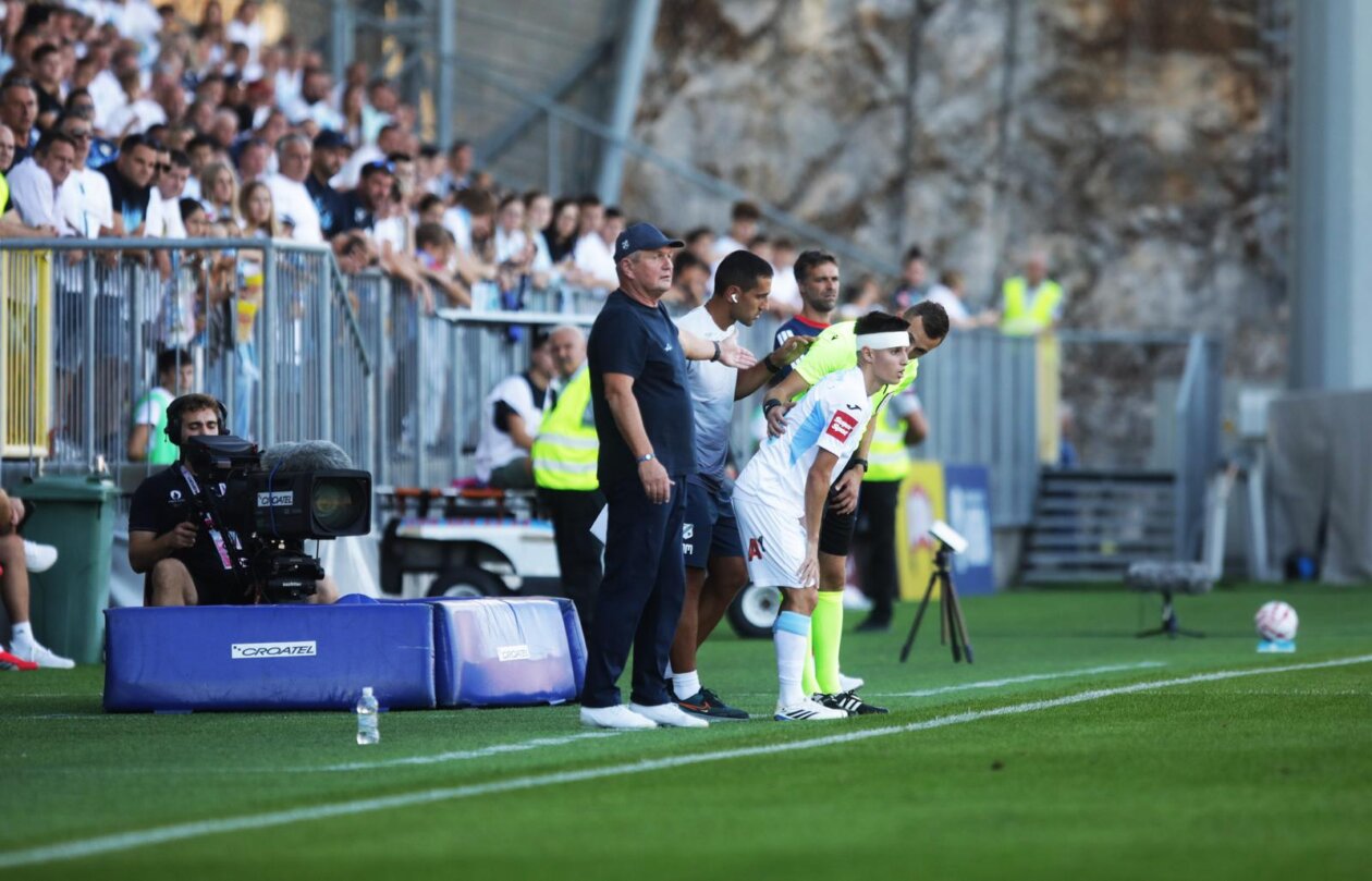 Rijeka: Rijeka i Hajduk sastali se u 8. kolu SuperSport HNL-a Rijeka: Rijeka i Hajduk sastali se u 8. kolu SuperSport HNL-a