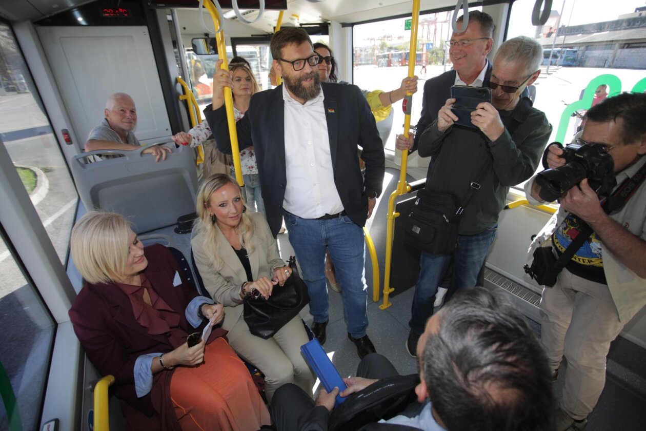 Rijeka: Predstavljanje osam novih elektri?nih autobusa Autotroleja Rijeka: Predstavljanje osam novih elektri?nih autobusa Autotroleja