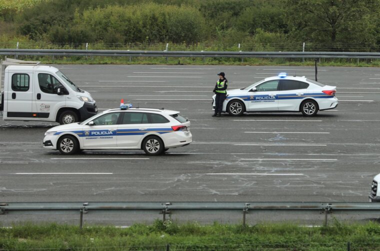 Zagreb: Na autocesti A2 postavljena velika policijska kontrolna točka Zagreb: Na autocesti A2 postavljena velika policijska kontrolna točka