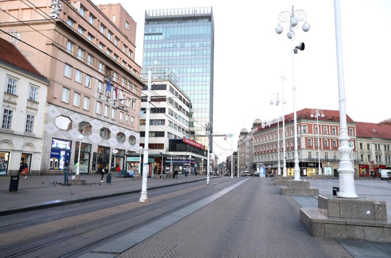 Zagreb: Počeo štrajk ZET-a, Trg prazan kao za vrijeme korone