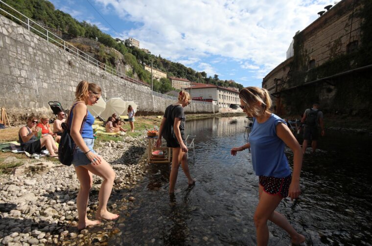Rijeka: Otvoreno je privremeno jednodnevno kupalište i sunčalište “Plaža na Rječini” Rijeka: Otvoreno je privremeno jednodnevno kupalište i sunčalište “Plaža na Rječini”